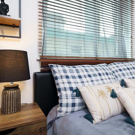 St George Thames Apartment London Eksteriør billede