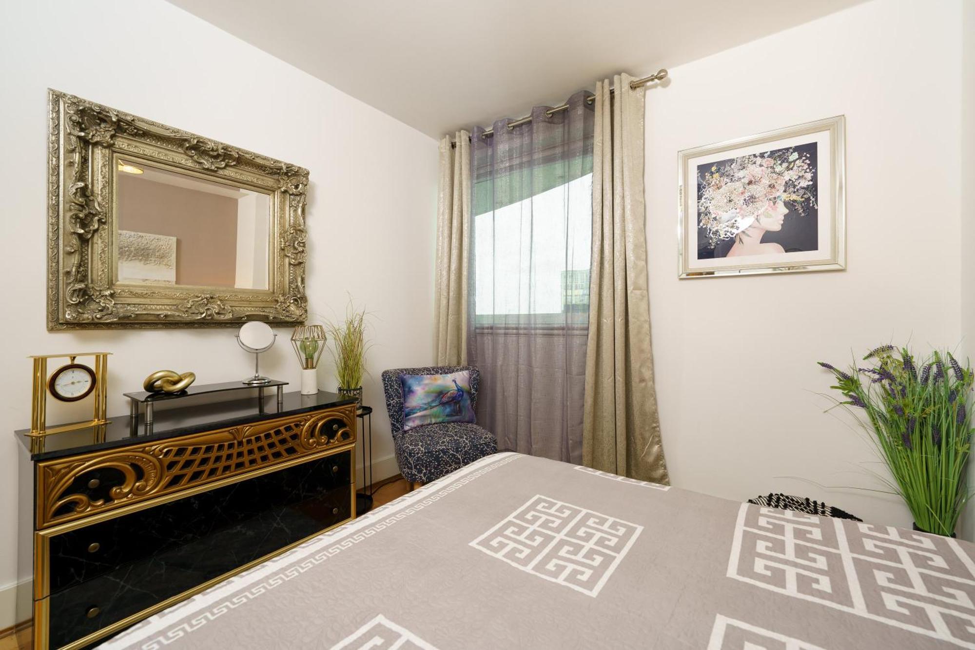 St George Thames Apartment London Eksteriør billede